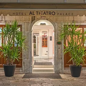 Al Theatro Palace 4*, Venezia Italia